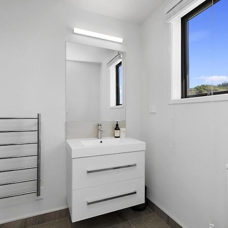 Whitby Townhouse Villa Porirua Esterno foto