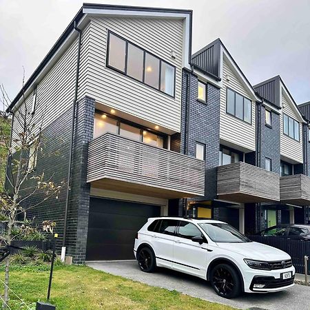 Whitby Townhouse Villa Porirua Esterno foto