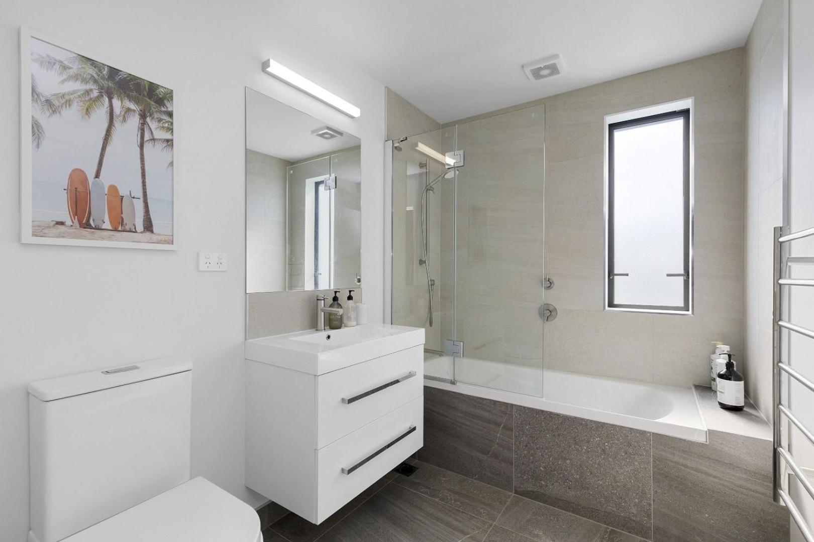 Whitby Townhouse Villa Porirua Esterno foto